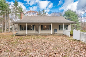 45 Hollow Rd, Wales, MA 01081