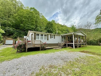 752 Dix Fork, Sidney, KY 41564