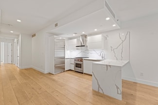 245 E 53rd St Unit 2, New York, NY 10022