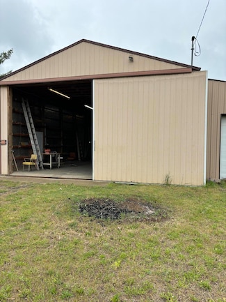 3338 Babylon Rd, Allegan, MI 49010