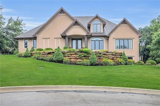 5204 Deer Run Ct, Lawrence, KS 66049