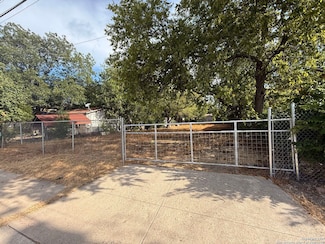 5007 Bluff St, San Antonio, TX 78228