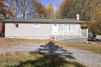 7658 Rainbow Dr, Tobyhanna, PA 18466