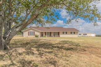 5108 Woodard Ave, Cleburne, TX 76033