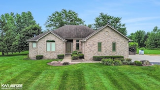 18500 Pratt Rd, Armada, MI 48005