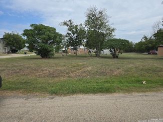 209 E 3rd, Rockdale, TX 76567