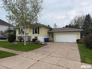 3840 Wakonda Dr, Bettendorf, IA 52722