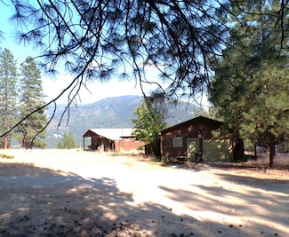 3632 Critter Way, Kettle Falls, WA 99141