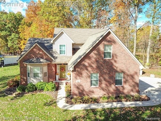 1291 Courtney Ct, Hartland, MI 48353