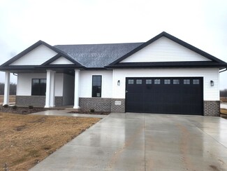 W5080 Blue Heron Cir, Sherwood, WI 54169