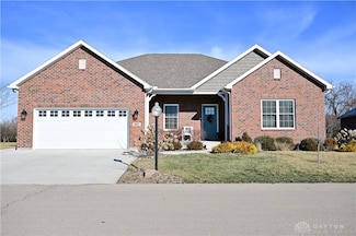 867 W Bentley Cir, Troy, OH 45373