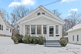 716 Emerald Ave NE, Grand Rapids, MI 49503