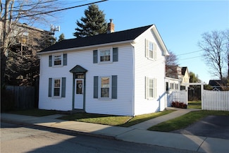 26 Freebody St, Newport, RI 02840