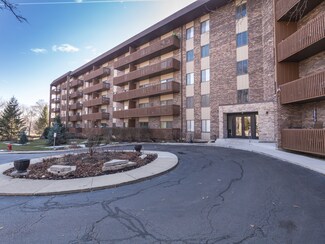 120 Lakeview Dr Unit 124, Bloomingdale, IL 60108