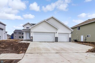 7338 28 St S, Fargo, ND 58104