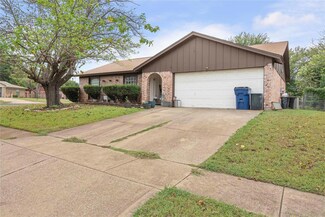 201 Quail Creek Dr, Crowley, TX 76036