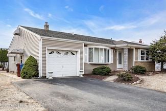 50 Oakfield Rd, Toms River, NJ 08757