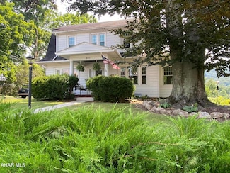 437 S Bedford St, Bedford, PA 15522