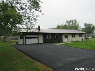 7932 Mudge Dr, Bridgeport, NY 13030