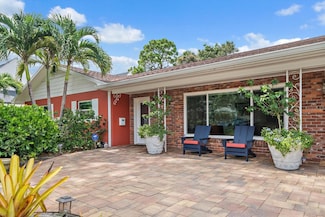 252 S Garden Cir, Belleair, FL 33756