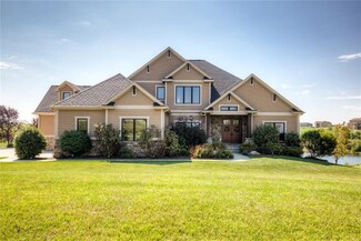 1405 Tree Line Ct, van Meter, IA 50261