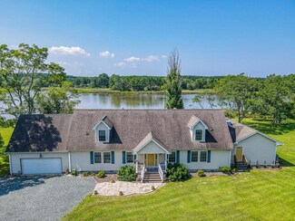 20558 N Shore Dr, Onancock, VA 23417