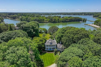5 N Menantic Rd, Shelter Island, NY 11964