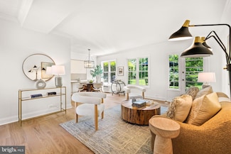 3308 Coryell Ln, Alexandria, VA 22302