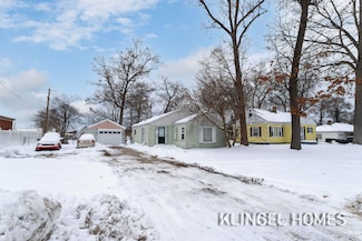 947 Carlton St, Muskegon, MI 49442
