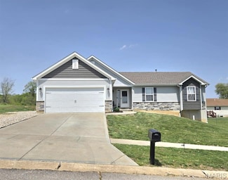 131 Baskett Dr, Elsberry, MO 63343