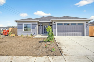 3711 Carlin Dr, Medford, OR 97504
