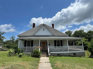 304 S Oak St, McCormick, SC 29835