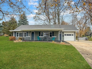 108 E South St, Freeport, IL 61032