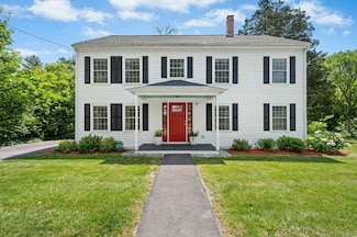 26 Brooks St, Upton, MA 01568