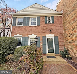 3221 Adams Ct, Fairfax, VA 22030