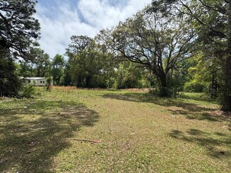 232 17th St, Apalachicola, FL 32320