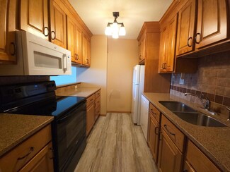 1181 Edgcumbe Rd Unit 709, Saint Paul, MN 55105