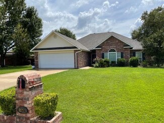 821 Whitfield Dr, Natchitoches, LA 71457
