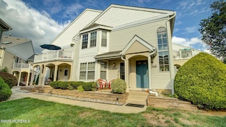 316 Tulip Ln, Freehold, NJ 07728