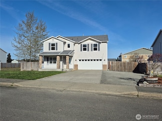 402 Easy St SE, Rainier, WA 98576