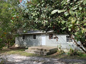 275 Avenue M, Apalachicola, FL 32320