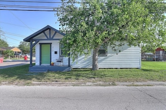 217 Iowa St, Robstown, TX 78380