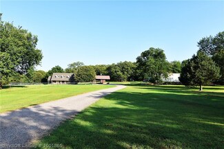 1900 S Gray St, Pocola, OK 74902