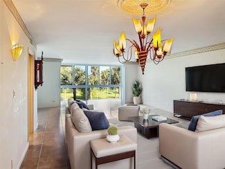 3960 Oaks Clubhouse Dr Unit 307, Pompano Beach, FL 33069