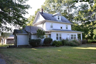 58 Ryerson Ave, Manorville, NY 11949