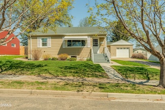 1715 N 6th St, Bismarck, ND 58501