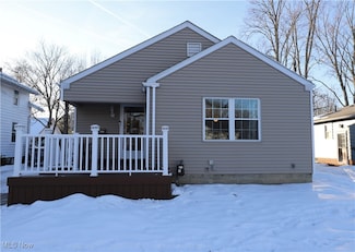 8162 Brookside Dr, Olmsted Falls, OH 44138