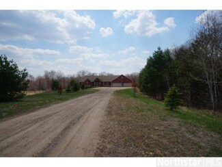 1012 1012 225th Ave NW, Oak Grove, MN 55005