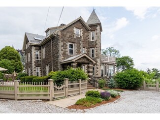 35 Grandview Ave Unit PH, Medford, MA 02155