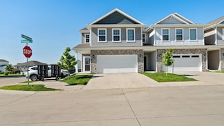 1057 Maywood Ln, Waukee, IA 50263